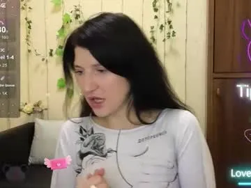 alianna_solo_kiss — hi // GOAL: Suck a dick [230 tokens left] #smile #Goddess #natural #cute #milf