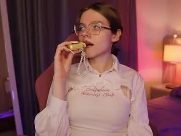 Freechat angee_ on Chaturbate