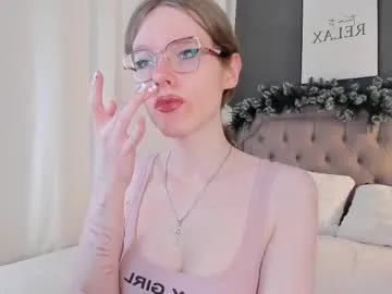 Freechat angee_ on Chaturbate