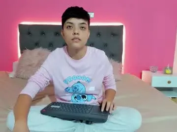 Offline ariloe_quintero on Chaturbate