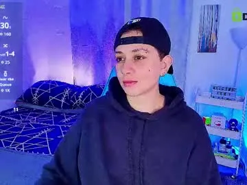 Freechat arontroy_wi on Chaturbate