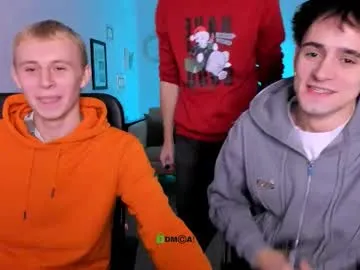 Freechat astren_villo on Chaturbate