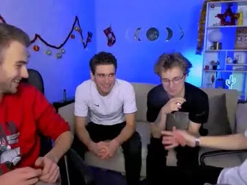 Freechat astren_villo on Chaturbate