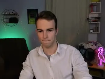 Freechat astren_villo on Chaturbate