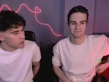 Freechat astren_villo on Chaturbate