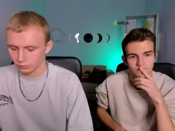 Freechat astren_villo on Chaturbate