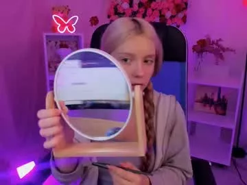 Freechat aurorawrenfield on Chaturbate