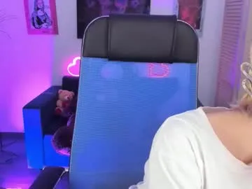 Freechat aurorawrenfield on Chaturbate