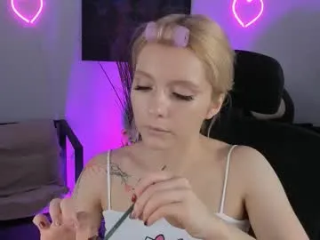 Freechat aurorawrenfield on Chaturbate