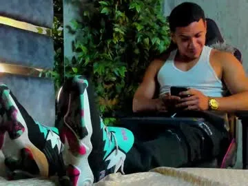 bastian_franco01 — Powerful feet and steel muscles, two combinations in a single room, what do you choose first? - Naked and Dick hard! - #cum #fitness #humillation #young #c2c