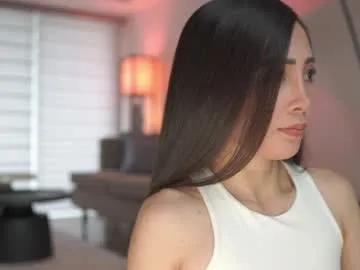 belle_adrienne on Chaturbate