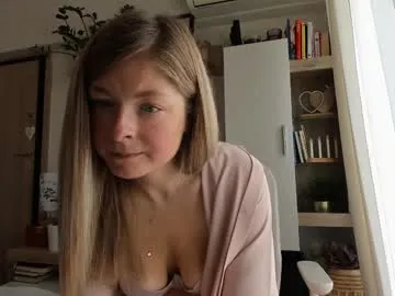 Freechat bestgirl_ofthe_neighborhood on Chaturbate