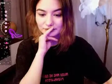 black_pant3r — take off the t-shirt [57 tokens left] #redhead #mommy #british #findom #daddysgirl