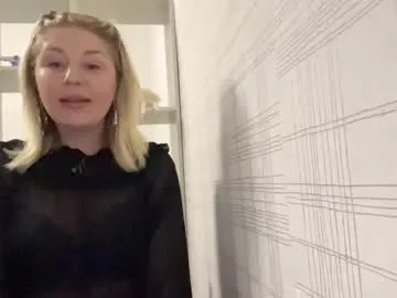 blondie_xoxoxo — Hi I am new here...dont be rude please Goal: Wiggle tease  [37 tokens remaining] #new #shy #nonude #milf #natural