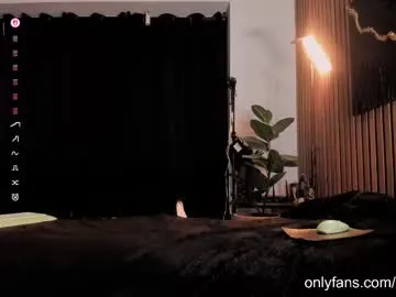 Freechat camilaramirez_ on Chaturbate