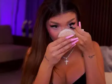 Freechat cassyelips on Chaturbate