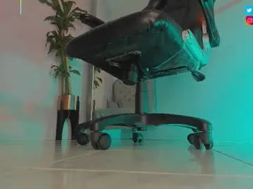 Chaturbate charlotte__grey is Freechat charlotte__grey — Naughty girl with naught feet, come and enjoy it #feet #latina #pantyhose #socks #hairypussy