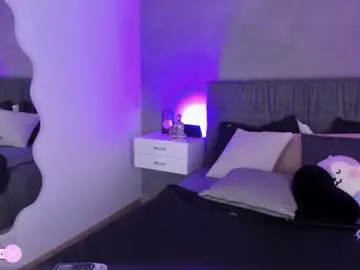 Freechat cherrysnow_ on Chaturbate