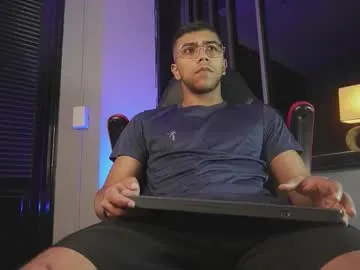 Freechat colstorw_ on Chaturbate