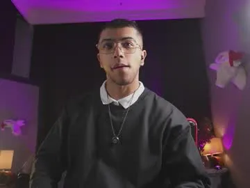 Freechat colstorw_ on Chaturbate