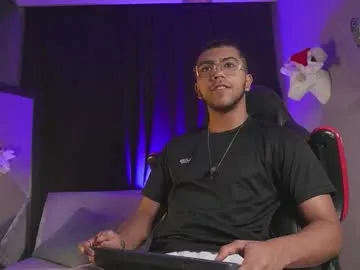 Freechat colstorw_ on Chaturbate