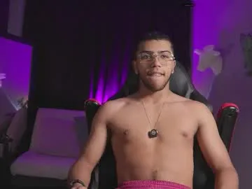 Freechat colstorw_ on Chaturbate