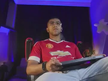 Freechat colstorw_ on Chaturbate