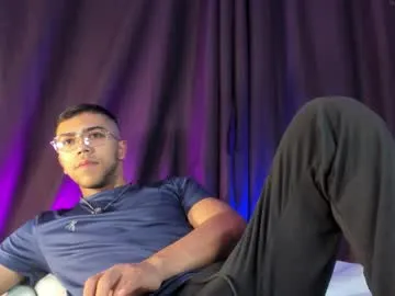 Freechat colstorw_ on Chaturbate