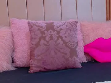 cristal_subin69 — GOAL: Huge squirt for daddy [725 tokens remaining] PVT OPEN  #ebony #squirt #fuckmachine: #latina #anal