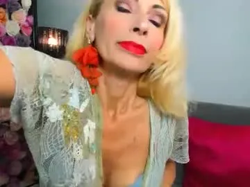 Freechat crystalgorgeous on Chaturbate