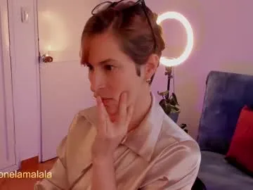 Freechat cuddlingbunnny on Chaturbate