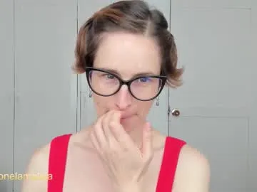 Freechat cuddlingbunnny on Chaturbate