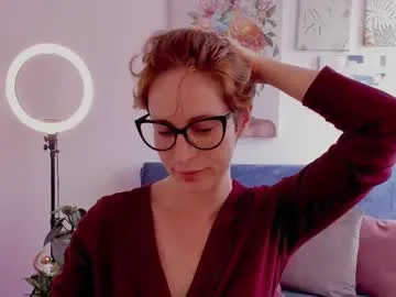 Freechat cuddlingbunnny on Chaturbate