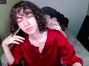 Offline curlyytwink on Chaturbate