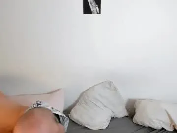 Offline curlyytwink on Chaturbate