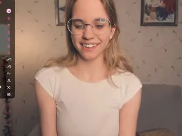 Freechat cutefluffy on Chaturbate