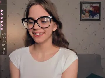 Freechat cutefluffy on Chaturbate