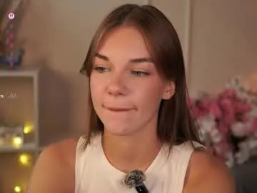 Freechat cwenbrayton on Chaturbate