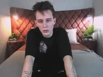 Offline dearboyy_ on Chaturbate