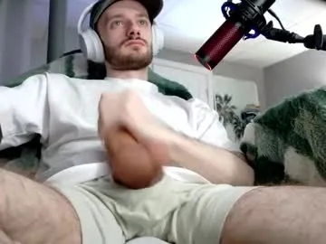 Freechat digbicknik on Chaturbate