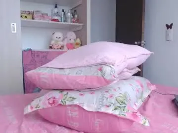 Freechat dolcevainin on Chaturbate