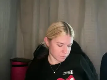 ebony8ivory — lets chat ;) #american #tattoos #milf #OF #food