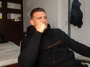 Freechat elijahthorne on Chaturbate