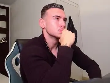 Freechat elijahthorne on Chaturbate