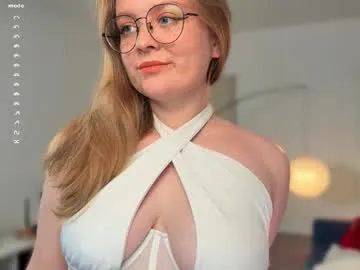 Freechat emilyforelsket on Chaturbate