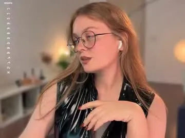 Freechat emilyforelsket on Chaturbate