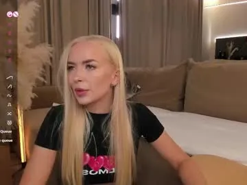 ewagreen — RIDE DILDO [851 tokens left] #new #lesbian #anal #blonde