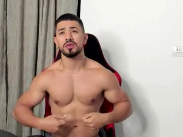 Freechat ezzio_scolaro on Chaturbate