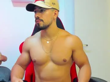 Freechat ezzio_scolaro on Chaturbate