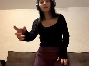 faustinabartosh — Goal: hand bra <3! My name is Aurora i #new and me #18 yo! first day #shy #cute #teen [256 tokens remaining]